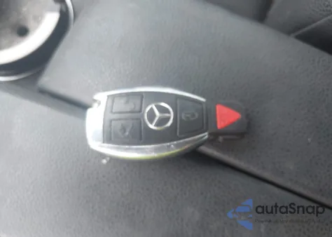 2012 Mercedes-Benz C 300 Luxury 4Matic/Sport 4Matic z USA, uszkodzony, nr VIN WDDGF8BBXCR209813